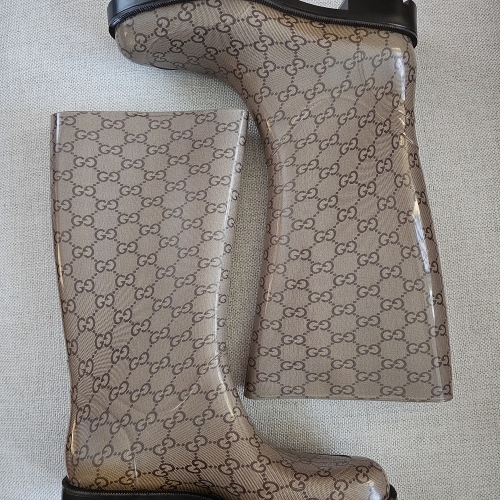 Gucci Women's Signature Pattern Rain Boots - Tan and Black